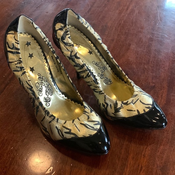 NWT Naughty Monkey Heels 7.5 - Picture 1 of 8